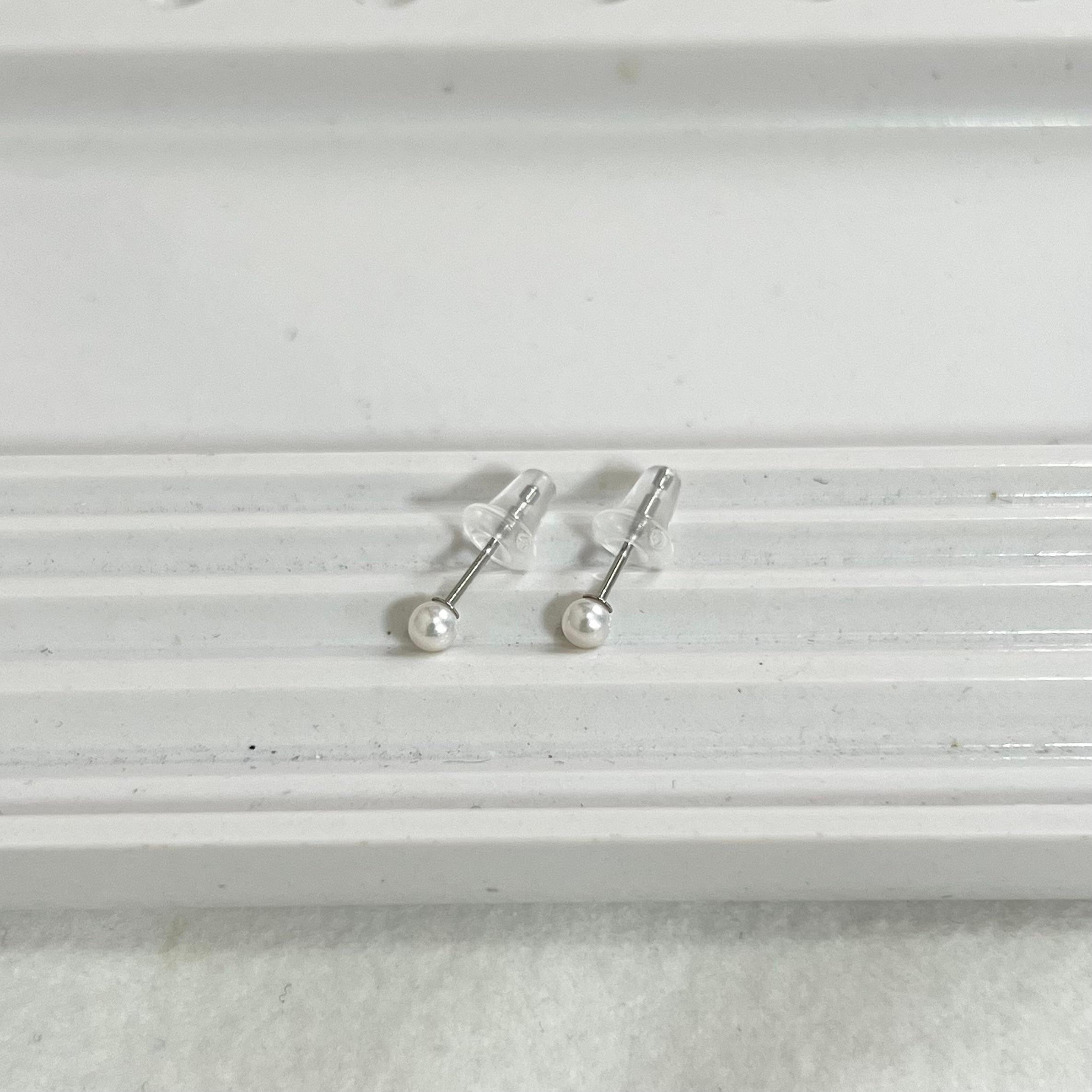 プラチナ 一粒パール ピアス 2.5-3ミリ あこや真珠 pt900 ベビーパール シリコンキャッチ 国産 和珠 本真珠1枚目の画像